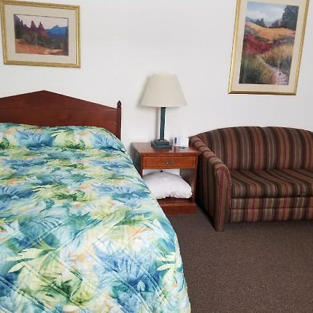 Howard'S Motel Glendo Екстериор снимка
