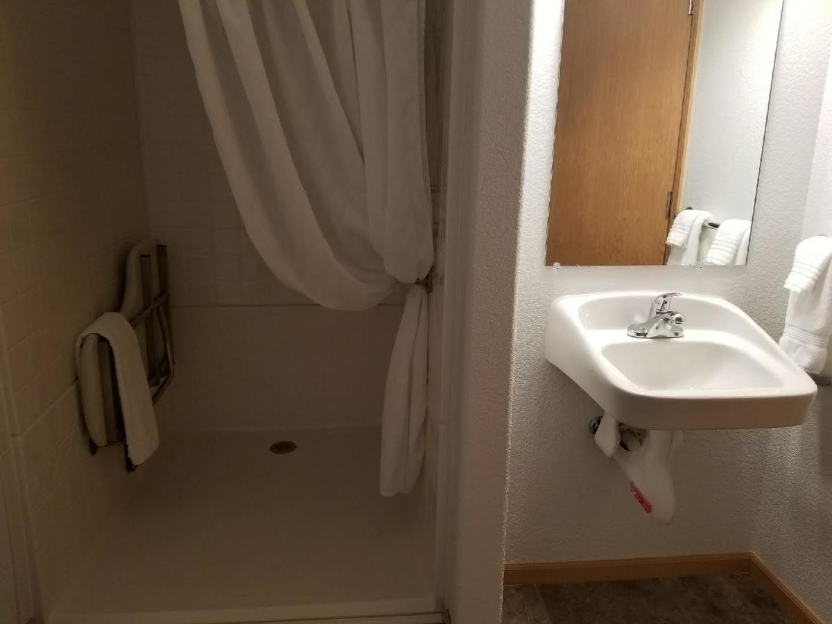 Howard'S Motel Glendo Екстериор снимка